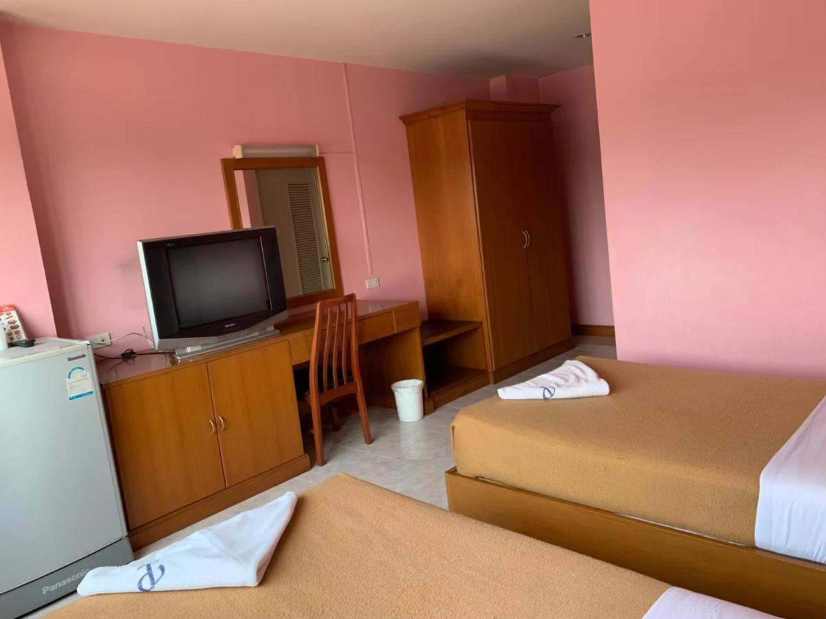 Pat Place Aparthotel Chiang Mai Exteriör bild